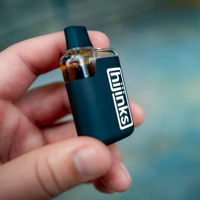 hijinks disposable vape how to use How to Recharge a Disposable Vape: Guide, Tips, & Risks main image 0